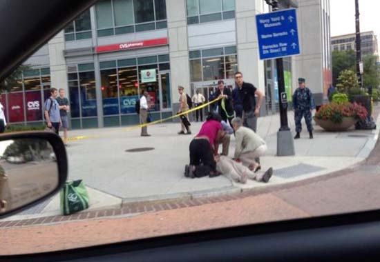 Ataque a prédio da Marinha nos EUA deixa ao menos 12 mortos