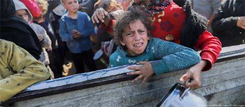 Ataques continuam em Gaza enquanto cessar-fogo enfrenta desafios logísticos e humanitários