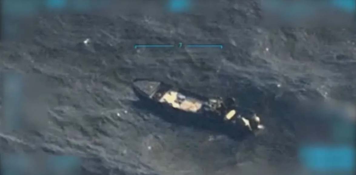 Operação Militar dos EUA no Caribe resulta em sobreviventes após novo ataque a embarcação suspeita de tráfico