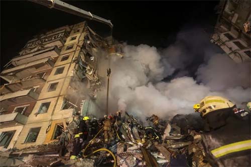 Ataque russo em Dnipro fez pelo menos 30 mortos e mais de 70 feridos