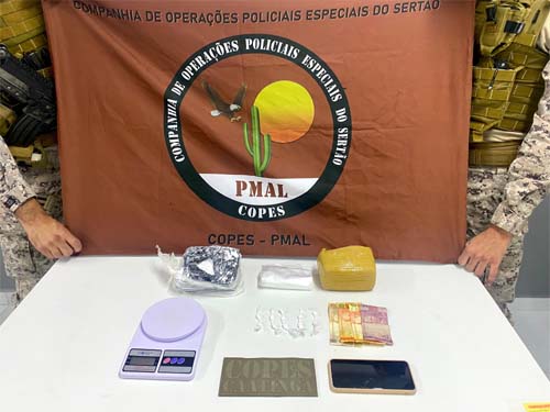 Polícia Militar desmantela tráfico e recupera veículo roubado no Sertão alagoano