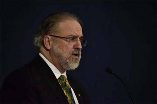 “Eleições ocorrerão normalmente”, afirma Augusto Aras a empresários