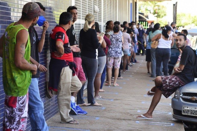 Sem alternativa definida, fim do auxílio emergencial deixa milhões na incerteza