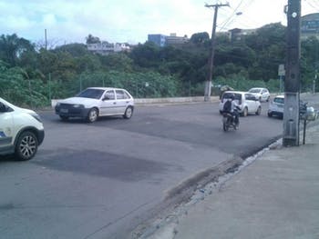 Acusado de tráfico é atingido por disparo ao trocar tiros com a PM