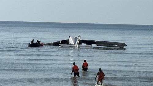 Avião da polícia tailandesa cai no mar e seis policiais morrem durante treinamento