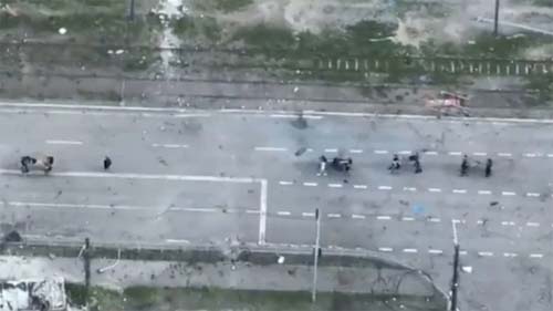 Ucrânia ordena que soldados na siderúrgica Azovstal parem de lutar