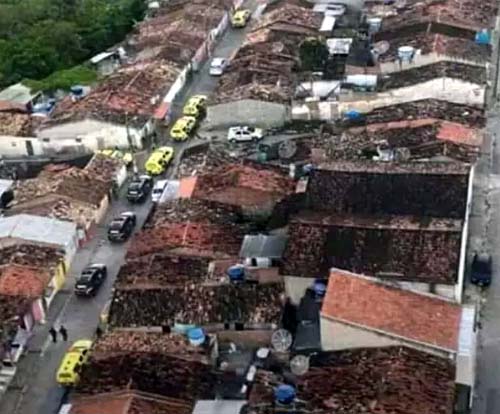 Mulher é alvejada com tiro no abdome; alvo seria o companheiro