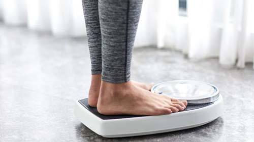 Ser muito gordo ou muito magro 'pode custar 4 anos de vida', aponta estudo