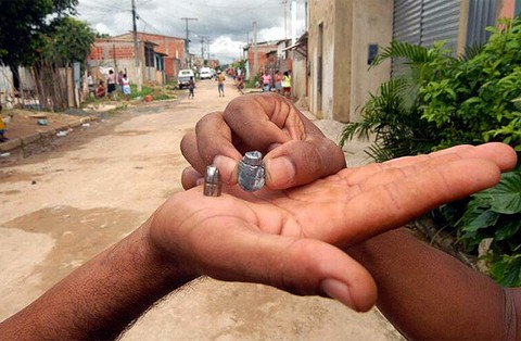 Homem é morto com sete tiros em via pública