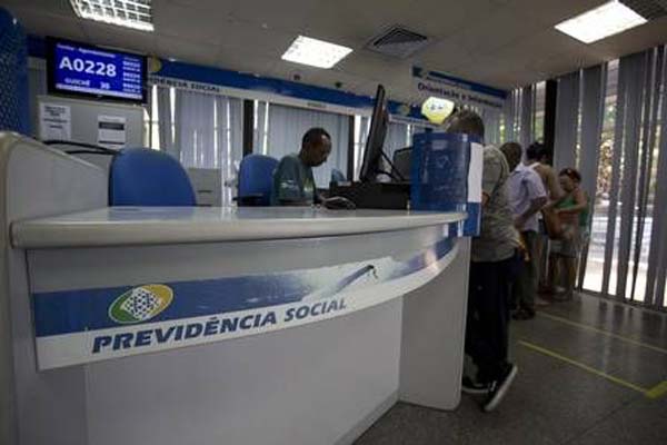 Aprovados em concurso do INSS que já expirou pedem nomeação na justiça