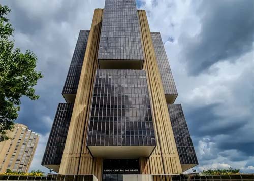Banco Central suspende três financeiras por suspeita de envolvimento em desvio milionário no sistema Pix