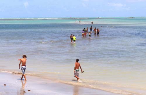 Banco de areia na praia de Ponta Verde esconde perigos