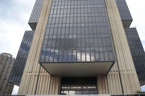 Valores a receber: brasileiros ainda podem resgatar R$ 10 bilhões esquecidos em instituições financeiras