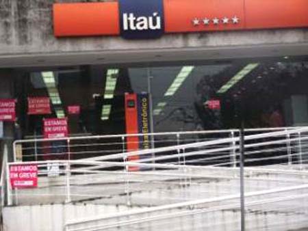 Justiça determina a reabertura de agências do Itaú e Bradesco em AL 