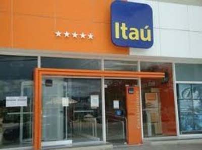 Bandidos rendem funcionários e assaltam Itaú 