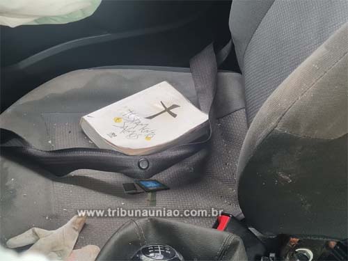 Acidente entre Spin e meio caminhão deixa saldo de 3 mortos e quatro feridos