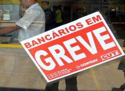 Bancários garantem que greve continua, mesmo com retorno do Bradesco e Itaú 