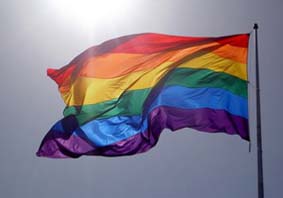 Maioria dos brasileiros é contra união estável e adoção por casais homossexuais