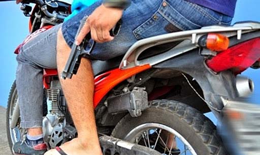Homem é perseguido por motociclistas e executado a tiros na parte alta da capital