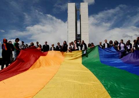 SUS efetiva atendimento ao público LGBT