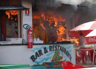 Incêndio destroi barraca em Marechal Deodoro