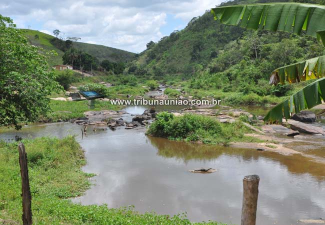 Suposta construção de contenção no Rio Canhoto cria clima de inquietação e medo em mais de 70 familias de agricultores