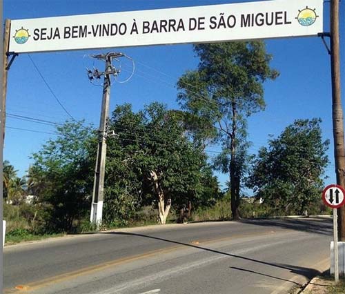 Acusado de esganar mulher é encontrado dormindo com faca na mão