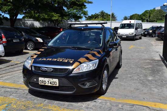 Polícia Federal cumpre mandados para investigar crime eleitoral em Barra de Santo Antônio
