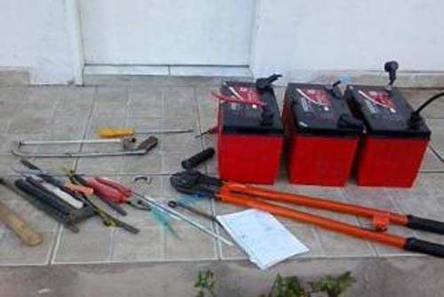 Deic flagra dupla acusada de furtar baterias de torres de celular