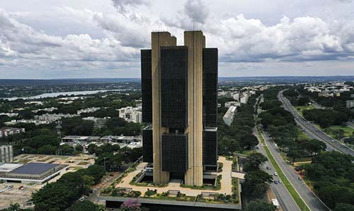 Mercado financeiro eleva projeção da inflação para 7,11% este ano