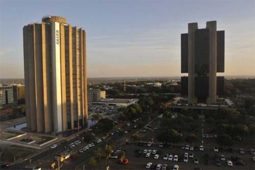 BC reporta vazamento de dados de chaves Pix de clientes da Caixa
