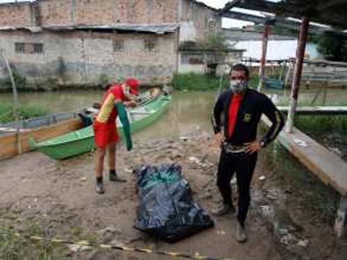 Cadáver é encontrado em córrego no Bairro de Bebedouro, em Maceió