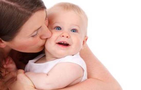 Bebês só dão risada para ver as mães rindo de volta