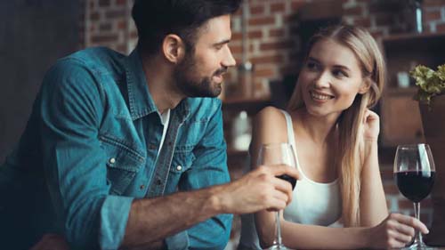 Beber vinho pode matar células de câncer, revela um novo estudo