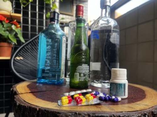 Médica alerta sobre os riscos de misturar medicações e álcool