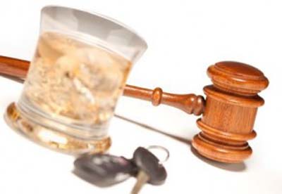 Mulher é presa por dirigir moto alcoolizada e sem carteira de habilitação