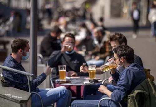 1,34 bilhão de pessoas entre 15 e 39 anos ingerem quantidade nociva de álcool