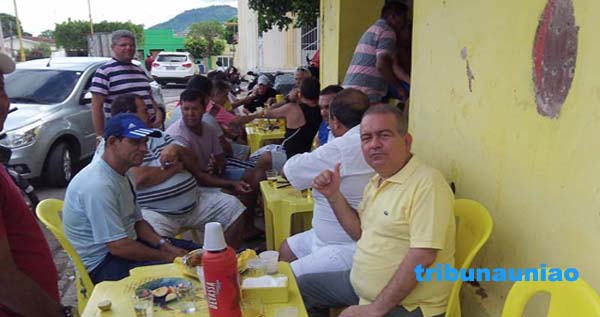 Prefeito de União dos Palmares Dr. Beto Baia é visto circulando na cidade e afirma estar recuperado de recente operação em São Paulo