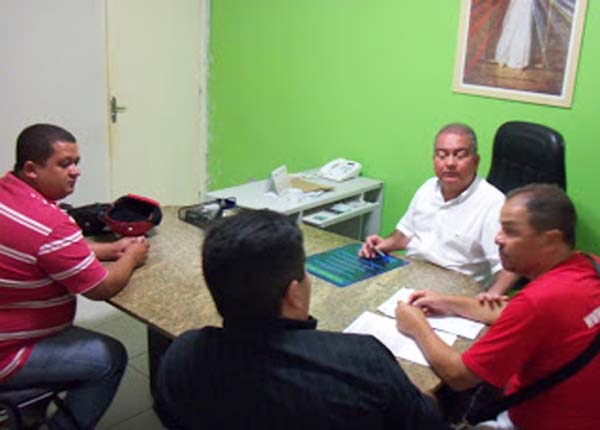 Prefeito de União Dr. Carlos Alberto Baia aumenta salários dos funcionários em 9,5% parcelado em três vezes