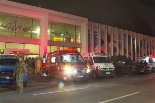 Homem invade biblioteca e faz refém com faca no Centro do Rio