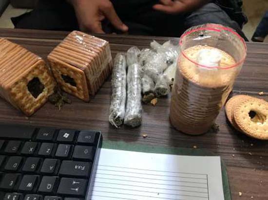 Agentes penitenciários frustram entrada de drogas no sistema prisional