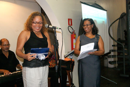 Repórter da Gazeta e jornalista palmarina Olivia de Cássia são homenageadas pelo sindjornal-AL