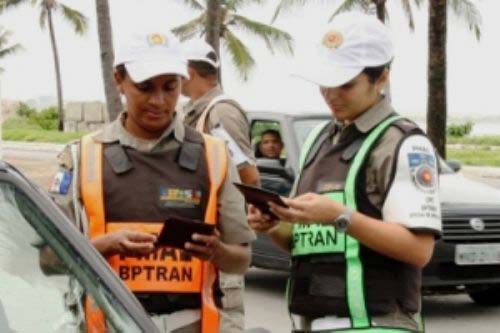 Operação da PM apreende veículos em Murici