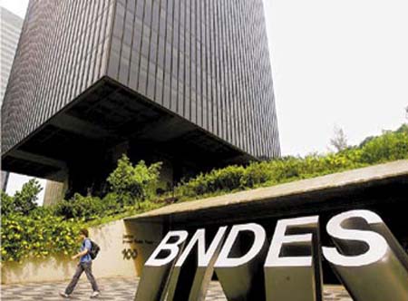 BNDES abre seleção de cadastro reserva; salários chegam a R$ 8.423,86