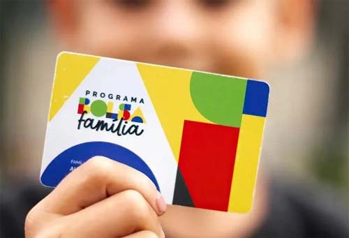 Bolsa Família salvou mais de 700 mil vidas e evitou 8 milhões de internações em 20 anos, aponta estudo