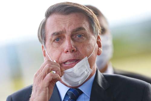 Vacina contra Covid-19 que for certificada pela Anvisa será ofertada a todos, diz Bolsonaro