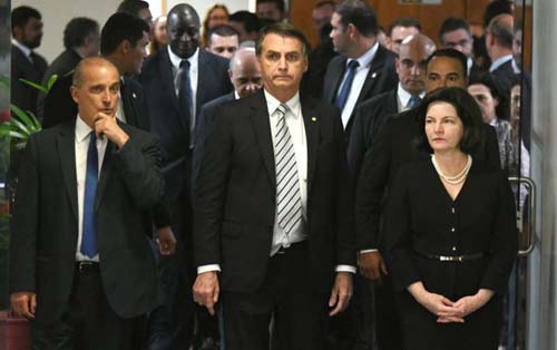 Proximidade do fim do mandato de Dodge inicia guerra interna na PGR