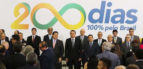 Bolsonaro diz que governo é 