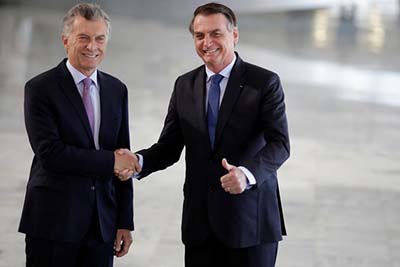 Com Bolsonaro, Macri diz que Maduro quer se perpetuar no poder com ‘eleições fictícias’