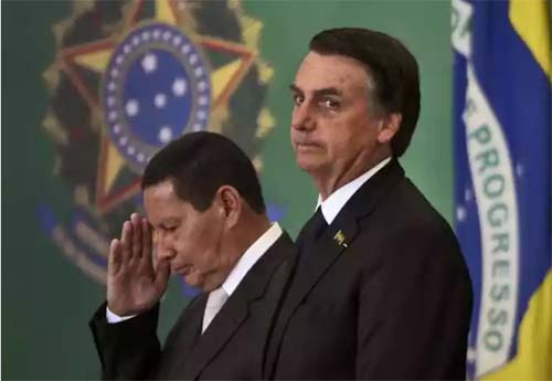 Bolsonaro e Mourão têm três dias para prestar informações em ações no TSE